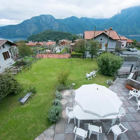 Holiday home Sleeps 9 Lenno