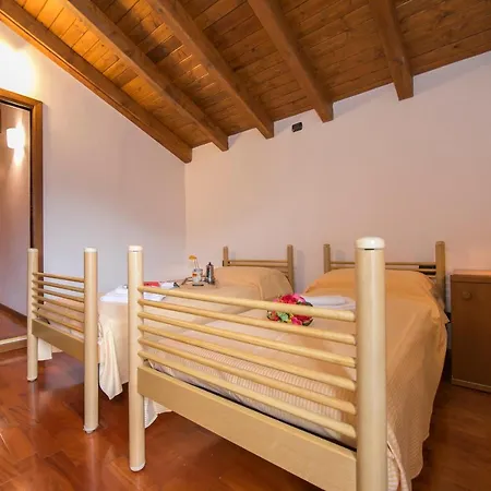 Holiday home Sleeps 9