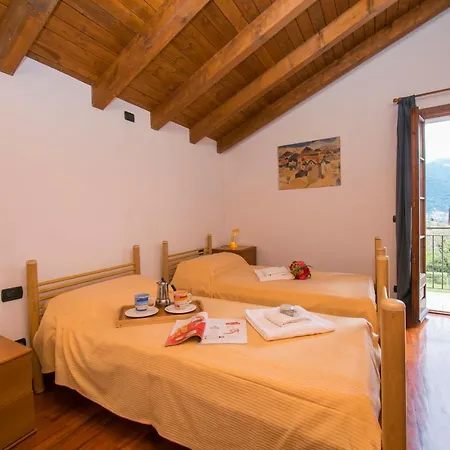 Sleeps 9 Holiday home Lenno
