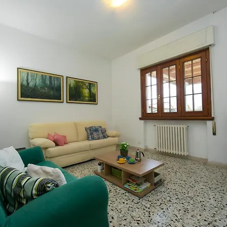 Holiday home Sleeps 9 Lenno