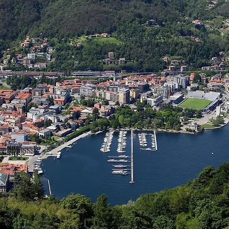 Holiday home Sleeps 9 Lenno