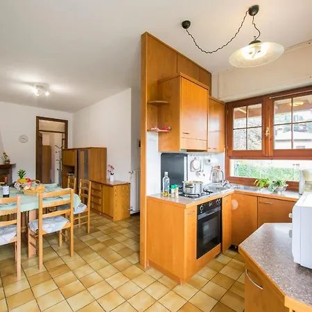 Holiday home Sleeps 9